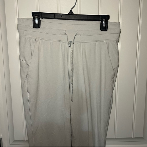 Lululemon Ready to Rulu White Jogger Pants Size 8 - Picture 2 of 9